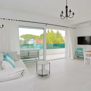 Maris Apartment